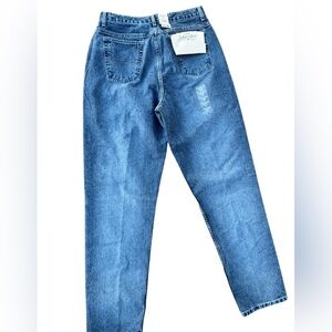 Y2K ladies St. John’s Bay relaxed fit denim jeans
Size 12 Long NEW